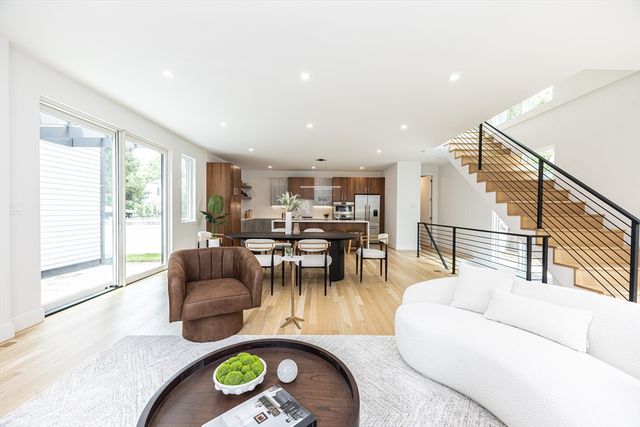 95 Griswold St 95, Cambridge, MA 02139