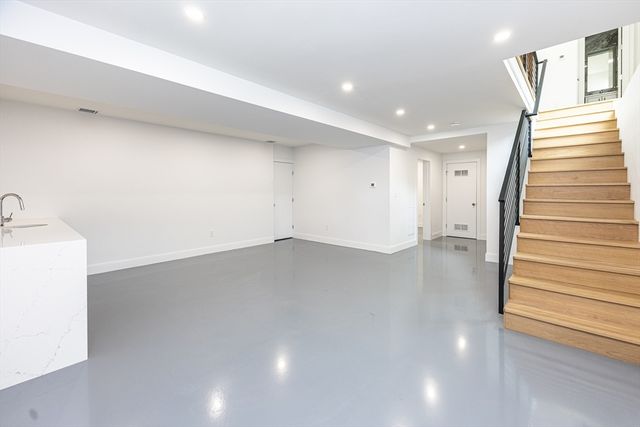 95 Griswold St 95, Cambridge, MA 02139