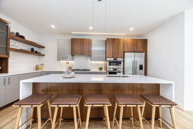 95 Griswold St 95, Cambridge, MA 02139