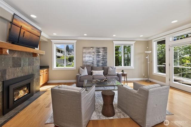 816 Walnut Street, Edmonds, WA 98020