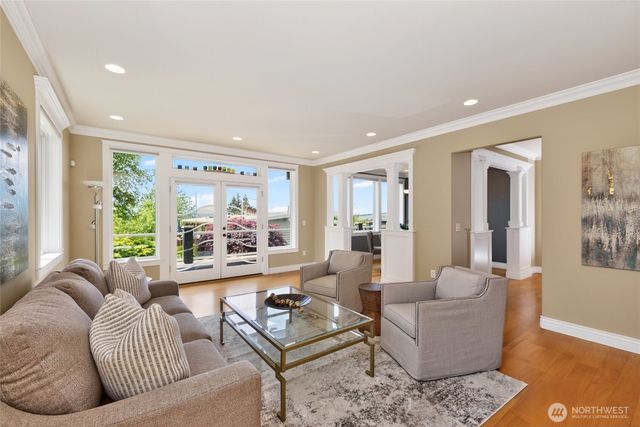 816 Walnut Street, Edmonds, WA 98020