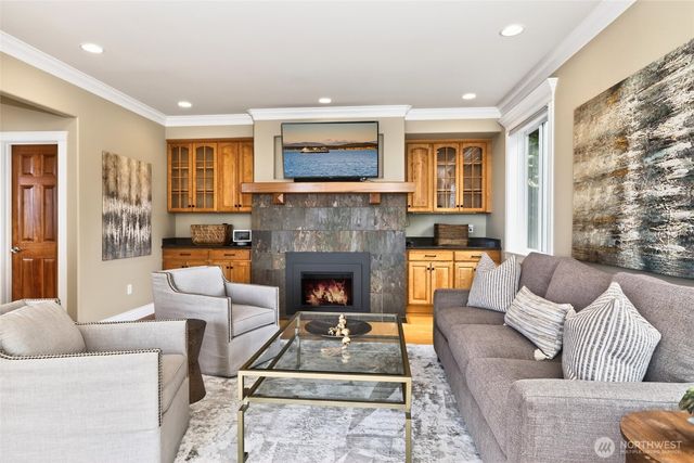 816 Walnut Street, Edmonds, WA 98020