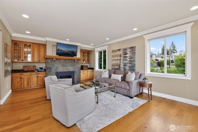 816 Walnut Street, Edmonds, WA 98020