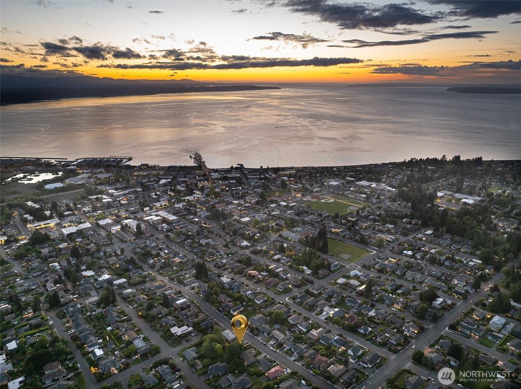 816 Walnut Street, Edmonds, WA 98020