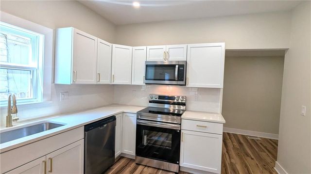 2628 College Avenue, Kansas City, MO 64127