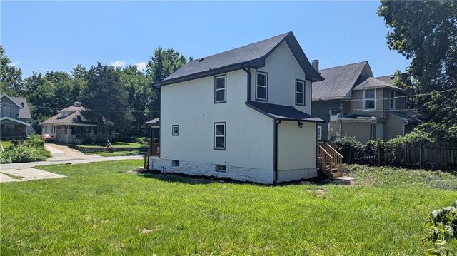 2628 College Avenue, Kansas City, MO 64127