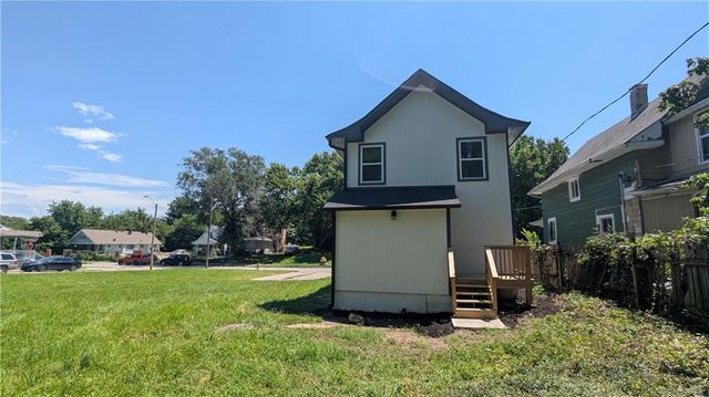 2628 College Avenue, Kansas City, MO 64127