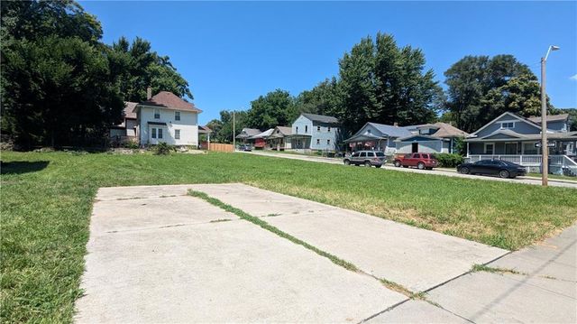 2628 College Avenue, Kansas City, MO 64127