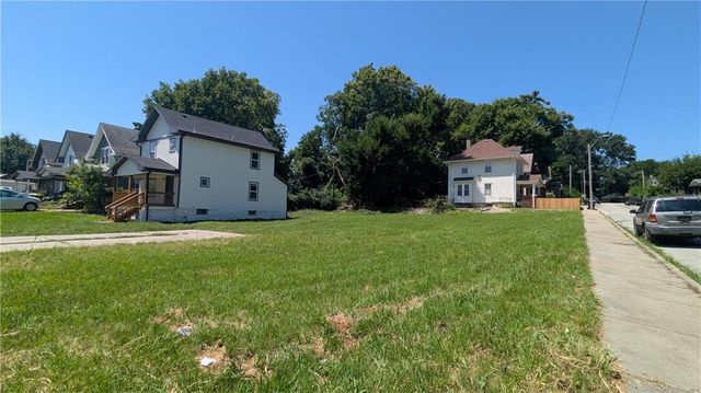 2628 College Avenue, Kansas City, MO 64127