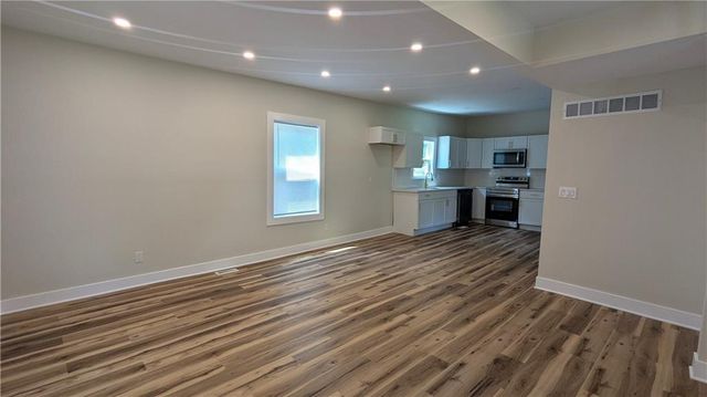 2628 College Avenue, Kansas City, MO 64127