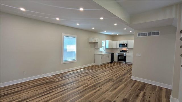 2628 College Avenue, Kansas City, MO 64127