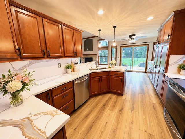 S77W18475 Janesville ROAD, Muskego, WI 53150