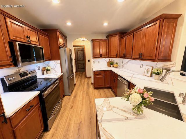 S77W18475 Janesville ROAD, Muskego, WI 53150