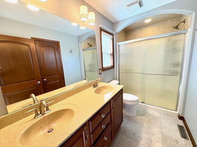S77W18475 Janesville ROAD, Muskego, WI 53150