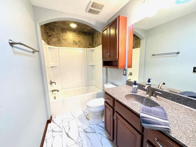 S77W18475 Janesville ROAD, Muskego, WI 53150