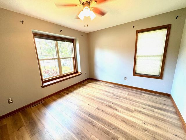 S77W18475 Janesville ROAD, Muskego, WI 53150
