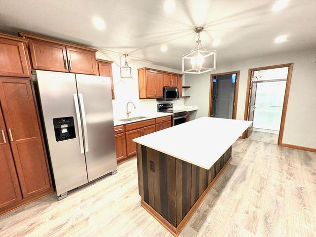 S77W18475 Janesville ROAD, Muskego, WI 53150