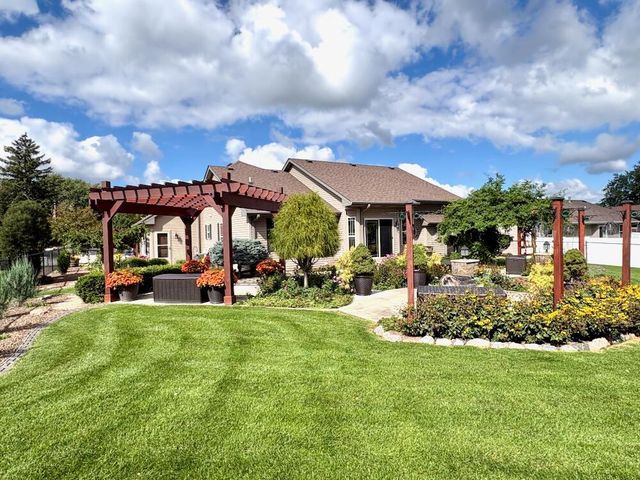 S77W18475 Janesville ROAD, Muskego, WI 53150
