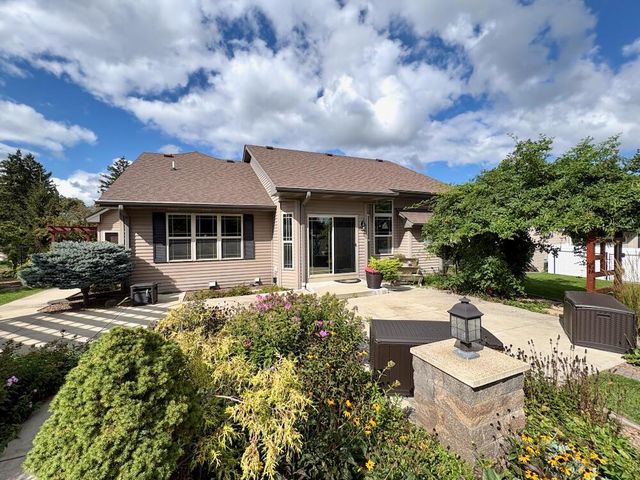 S77W18475 Janesville ROAD, Muskego, WI 53150