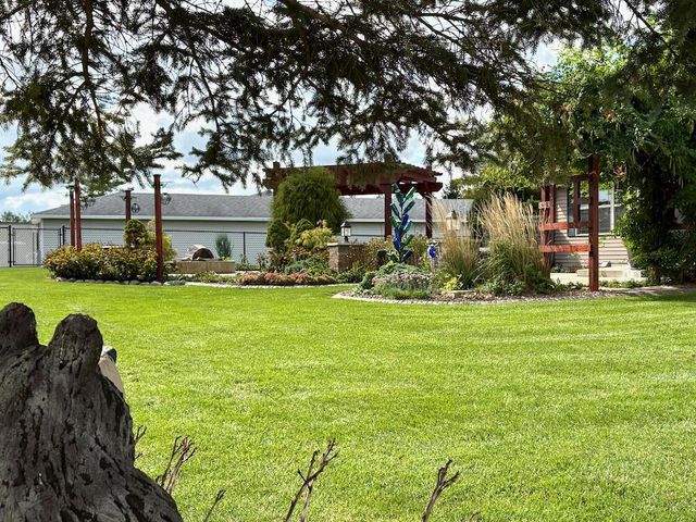 S77W18475 Janesville ROAD, Muskego, WI 53150