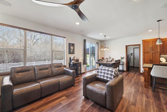 1236 Twisted Branch Way, Sun Prairie, WI 53590
