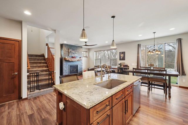 1236 Twisted Branch Way, Sun Prairie, WI 53590