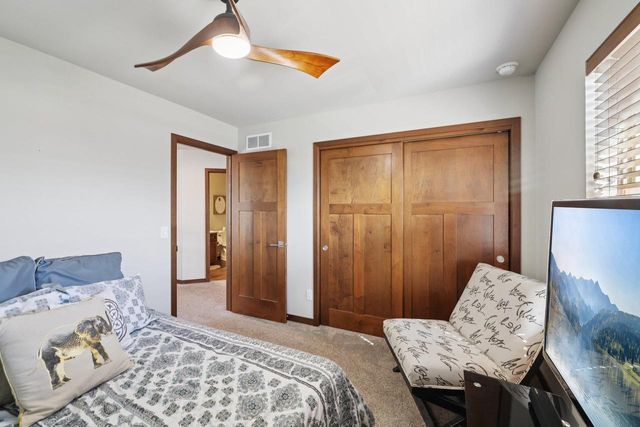 1236 Twisted Branch Way, Sun Prairie, WI 53590