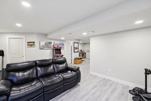1236 Twisted Branch Way, Sun Prairie, WI 53590