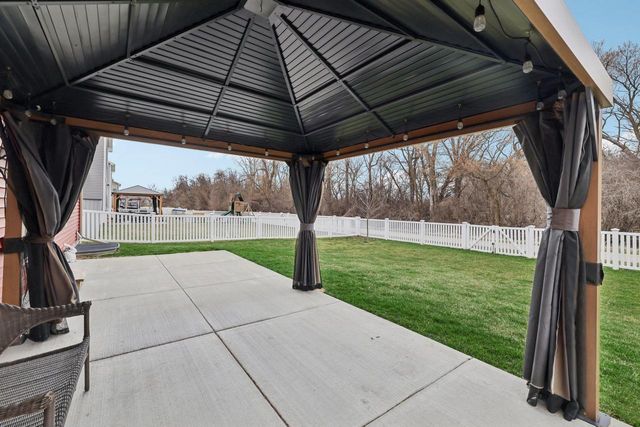 1236 Twisted Branch Way, Sun Prairie, WI 53590