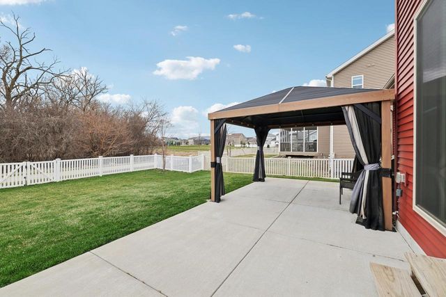 1236 Twisted Branch Way, Sun Prairie, WI 53590
