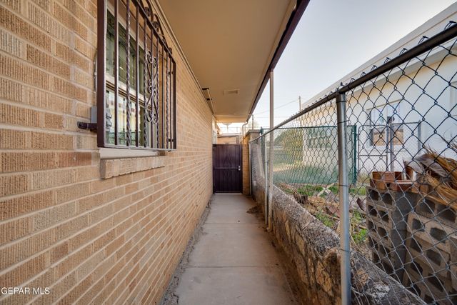 3030 Aurora Avenue, El Paso, TX 79930