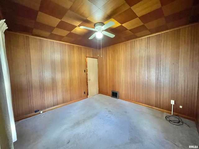 602 E MAIN Street, Christopher, IL 62822