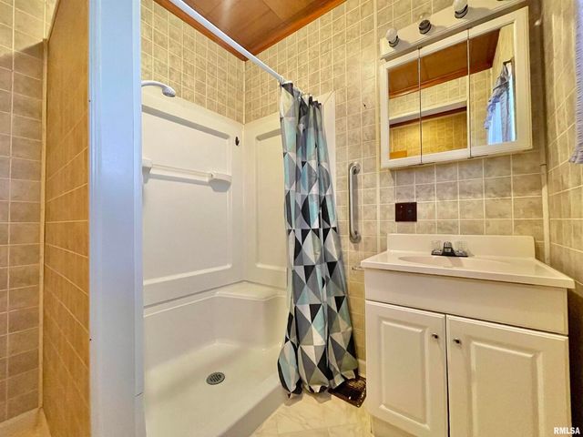 602 E MAIN Street, Christopher, IL 62822