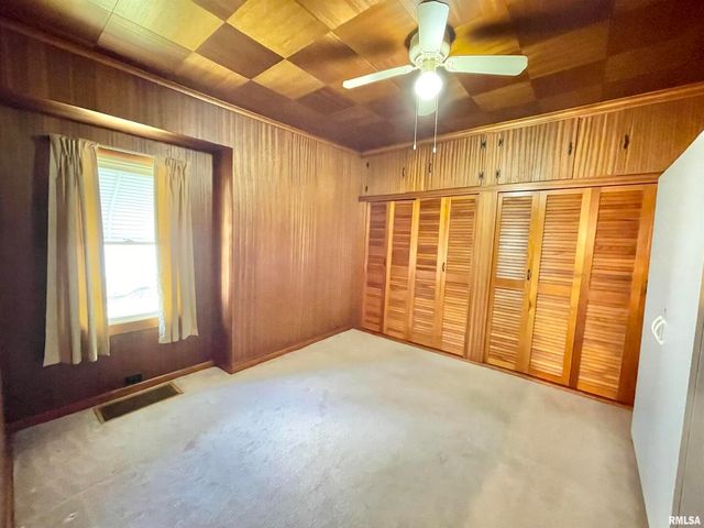 602 E MAIN Street, Christopher, IL 62822