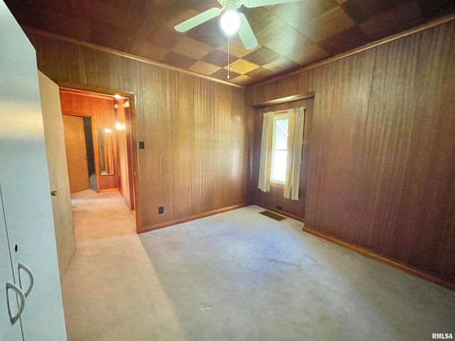 602 E MAIN Street, Christopher, IL 62822