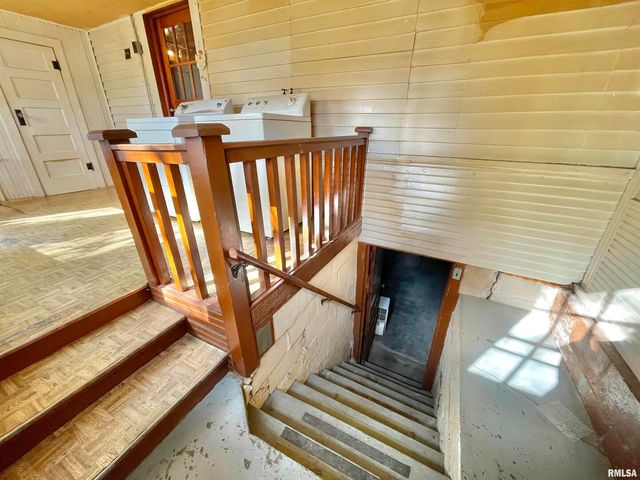 602 E MAIN Street, Christopher, IL 62822