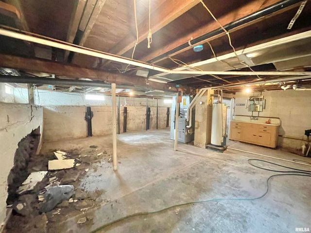 602 E MAIN Street, Christopher, IL 62822