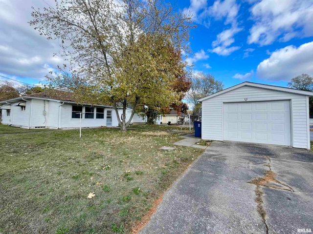 602 E MAIN Street, Christopher, IL 62822