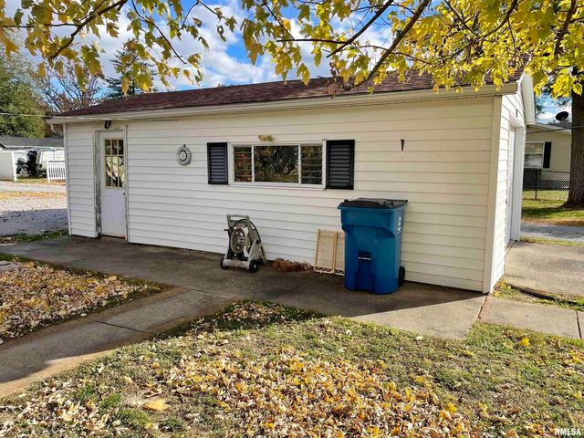 602 E MAIN Street, Christopher, IL 62822