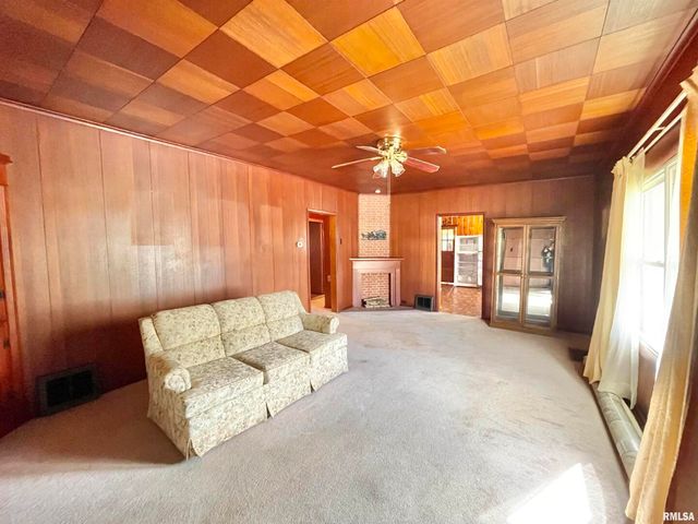 602 E MAIN Street, Christopher, IL 62822