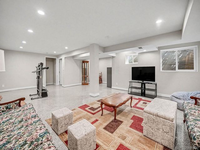 2058 E Phillips Place, Centennial, CO 80122