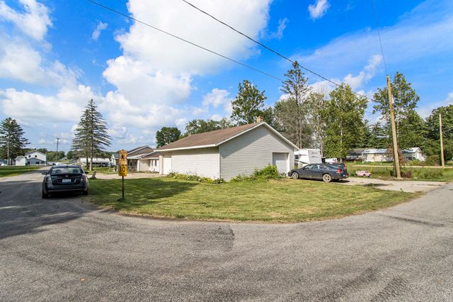 46778 Sycamore Drive, Bangor, MI 49013