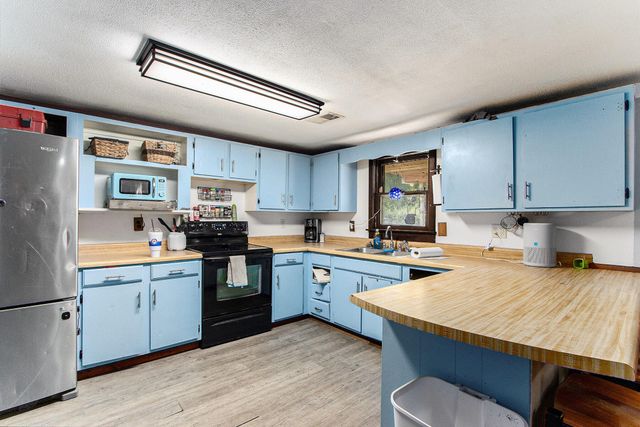 46778 Sycamore Drive, Bangor, MI 49013