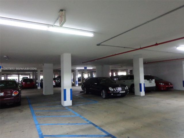 5091 NW 7th St 711, Miami, FL 33126