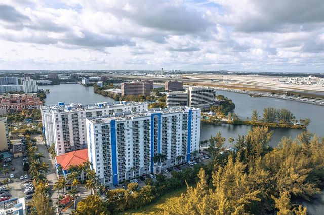 5091 NW 7th St 711, Miami, FL 33126