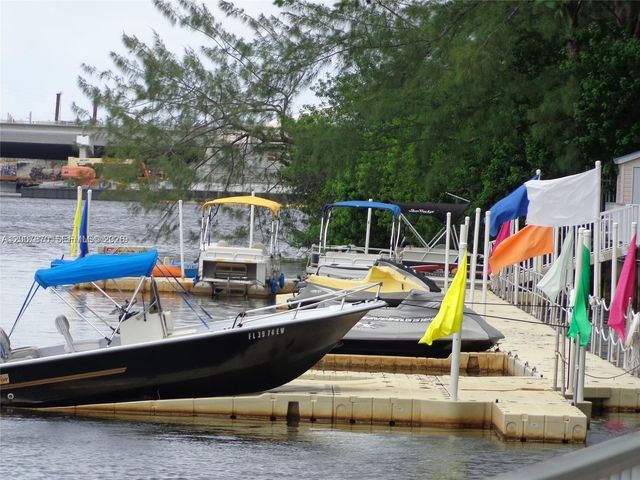 5091 NW 7th St 711, Miami, FL 33126