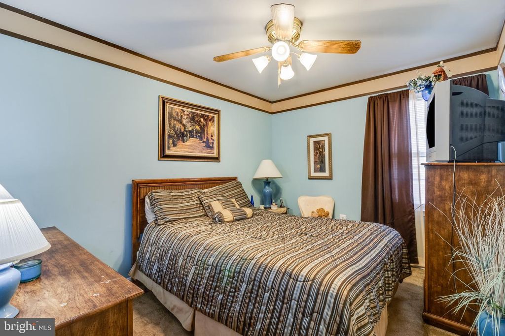 Image 20 of property listing at 5252 W BONIWOOD TURN, Clinton, MD 20735