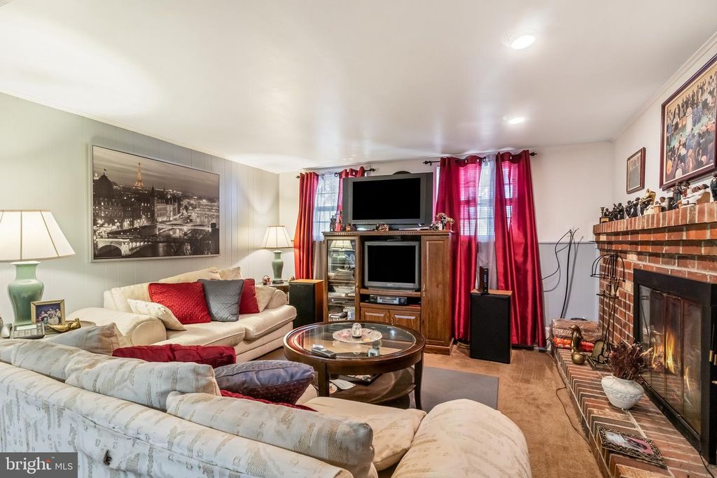 Image 30 of property listing at 5252 W BONIWOOD TURN, Clinton, MD 20735