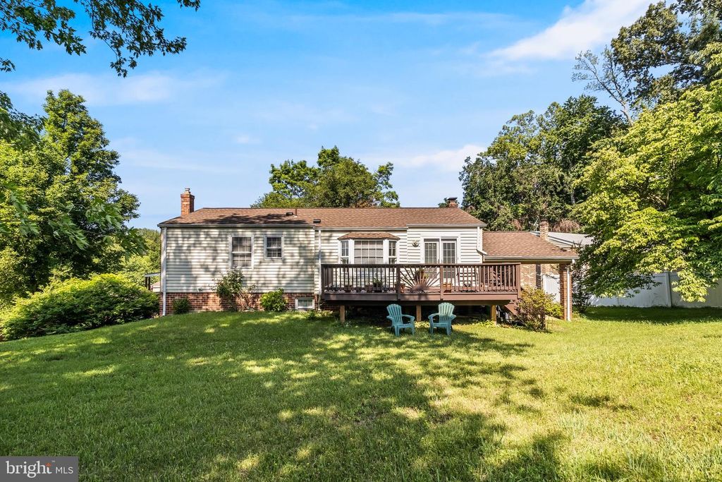 Image 43 of property listing at 5252 W BONIWOOD TURN, Clinton, MD 20735