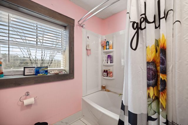 1047 Evergreen Road, Flat Lick, KY 40935